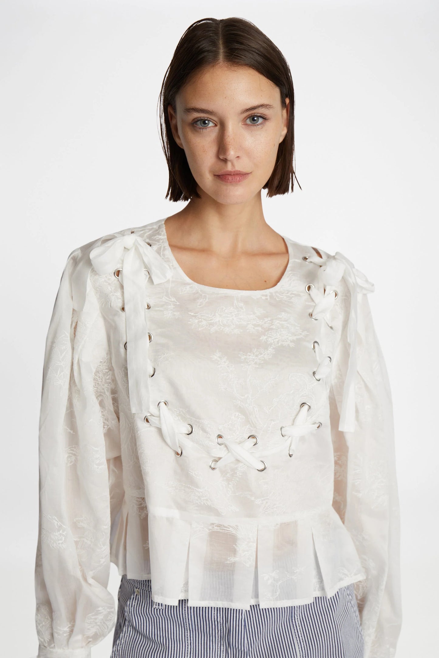 Freni Feminine Ribbion Detailed Blouse White