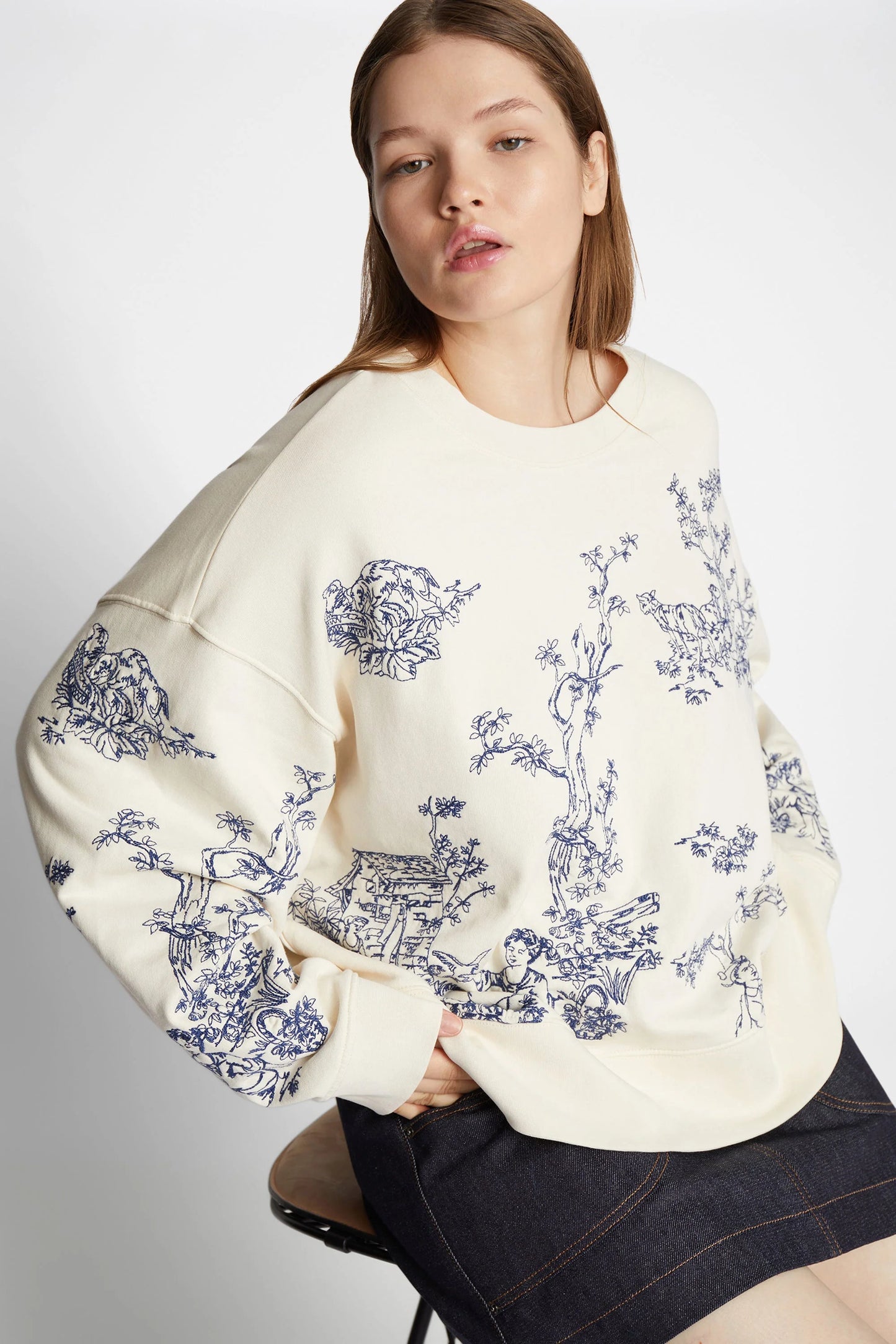 Friede Stitched Sweatshirt Creme