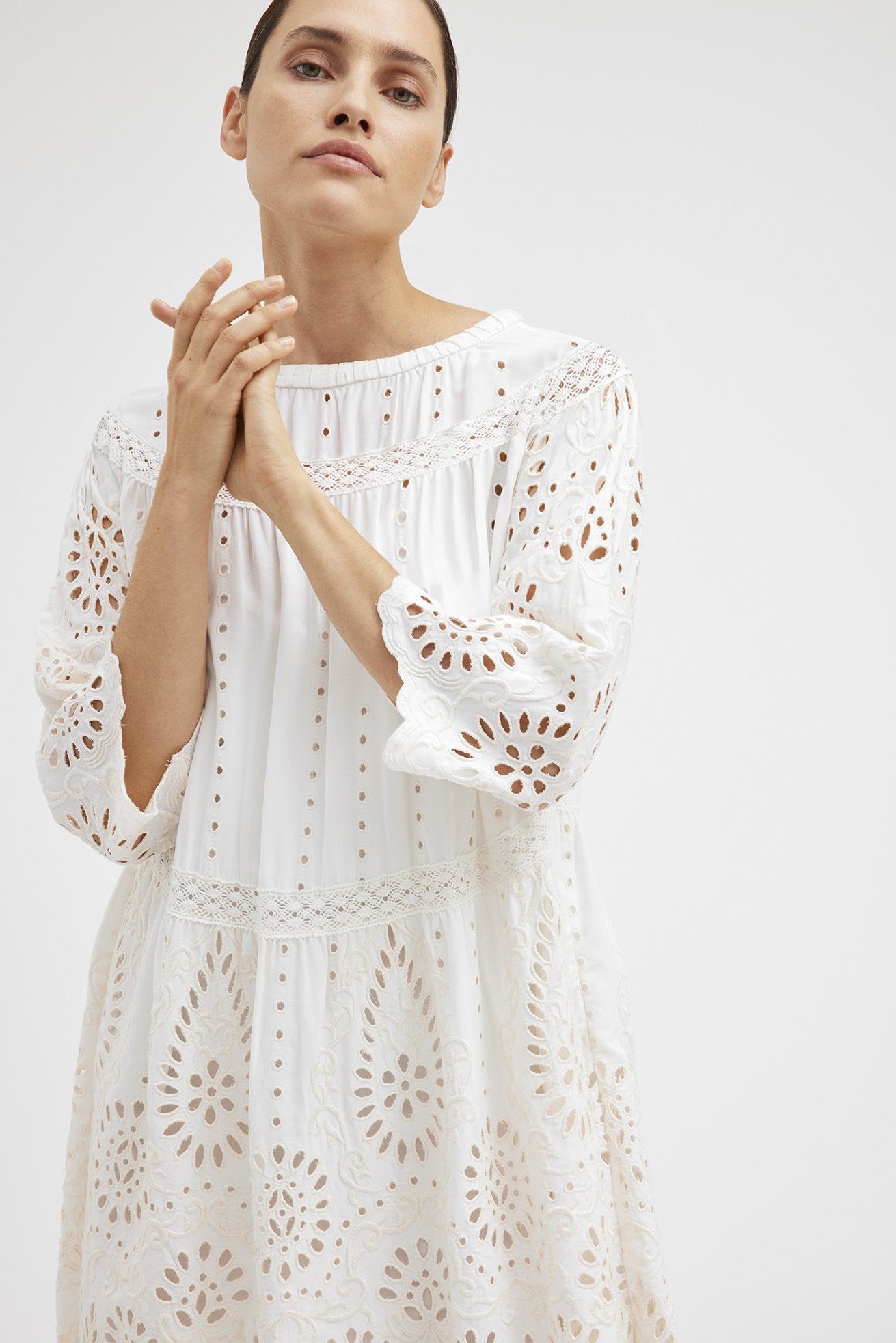 Alva Short Tunic in Broderi Anglaise Creme