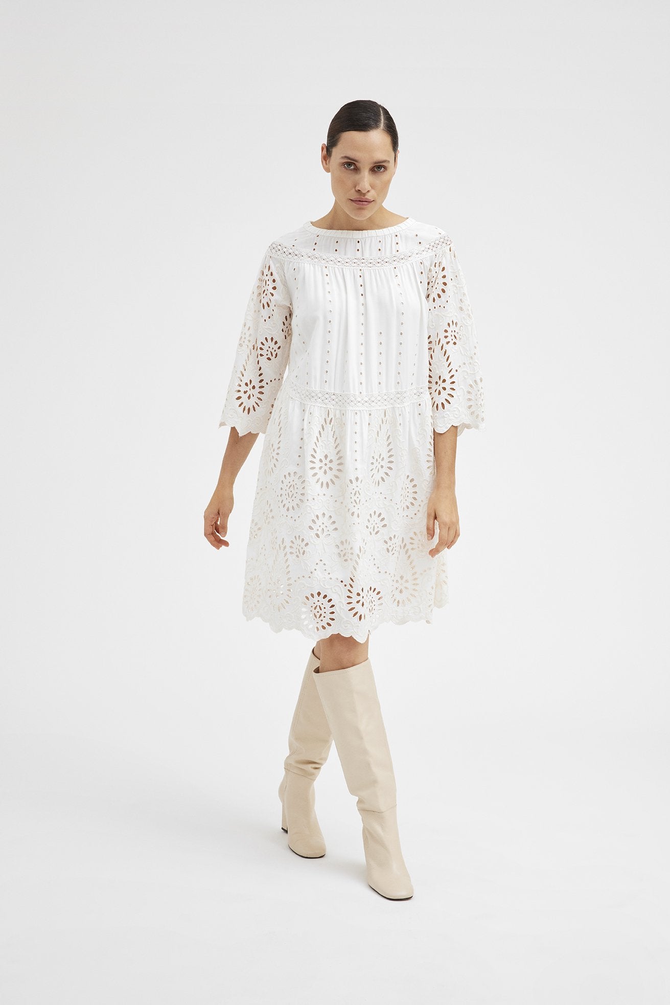 Alva Short Tunic in Broderi Anglaise Creme