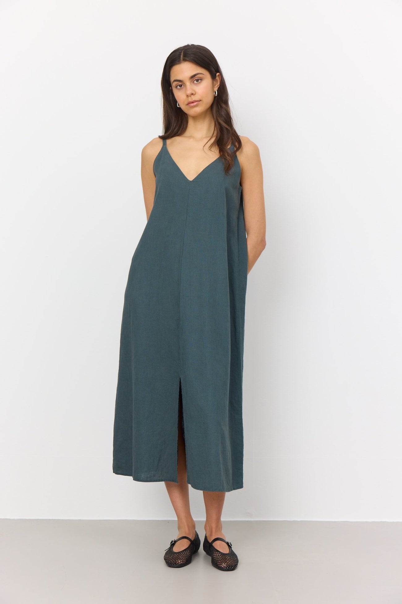 LR-Naja 23 Linen Strap Dress Dark Green