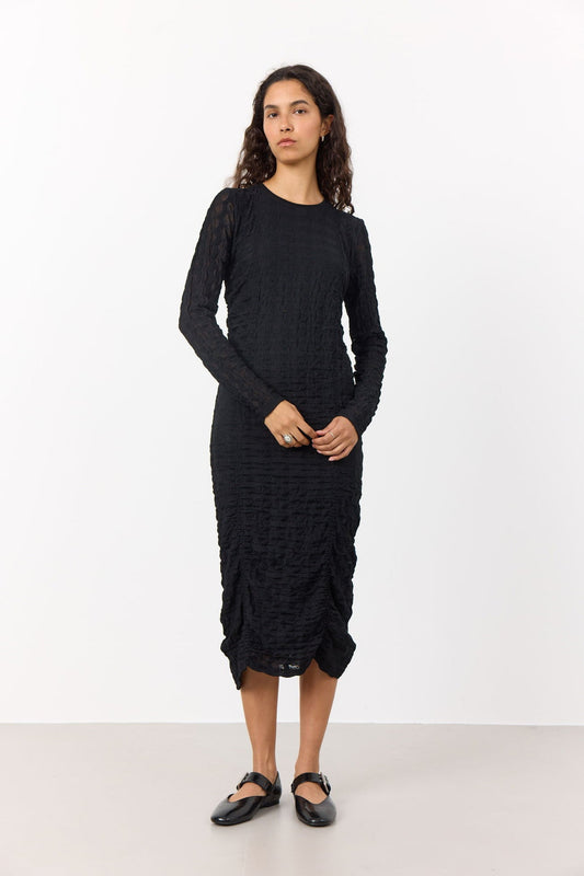 LR-Indy 1 Wave Structured Dress Black